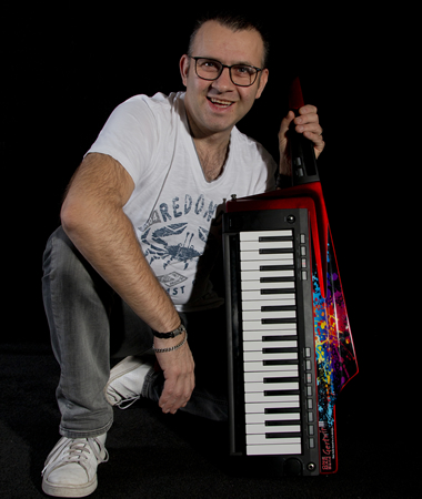 Keytar Player Gertwin